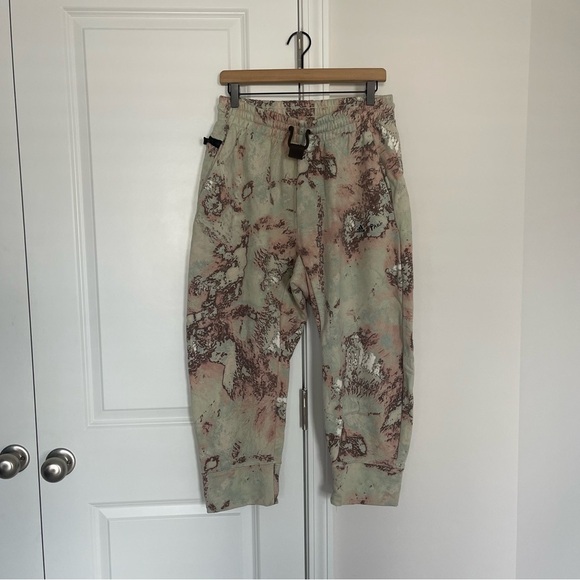 Adidas Parley Men’s 7/8 Tapered Joggers High Rise Drawstring Small - Picture 2 of 11